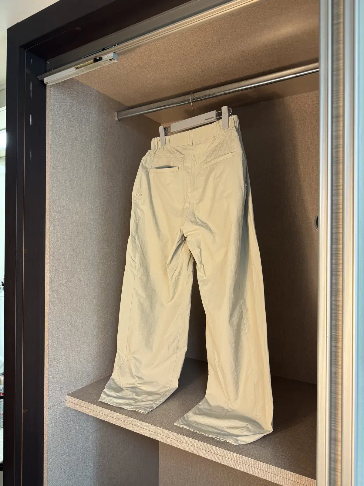 SAN SAN GEAR | 산산기어 Sansan Gear Side Snap Pants Ice
